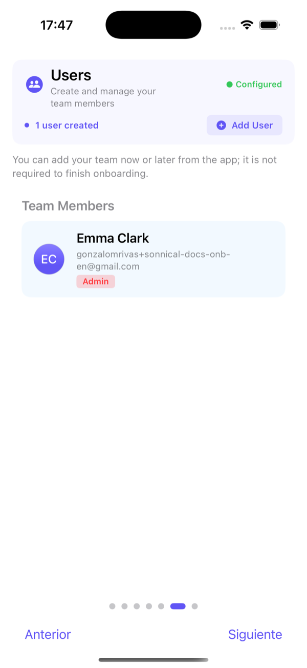 Employees are created as pending; each one has an invitation link.